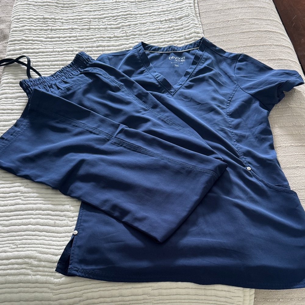 Cherokee Women's Navy Scrub Set